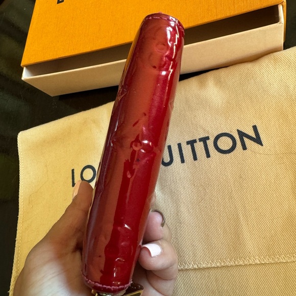 Authentic Louis Vuitton Zippy wallet- red vernis - Picture 12 of 16